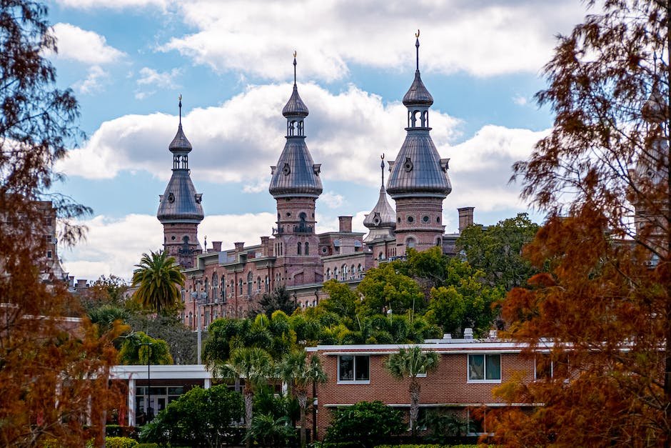 Henry Cejudo describes how Israel Adesanya can beat Alex Pereira in UFC 287 rematch
