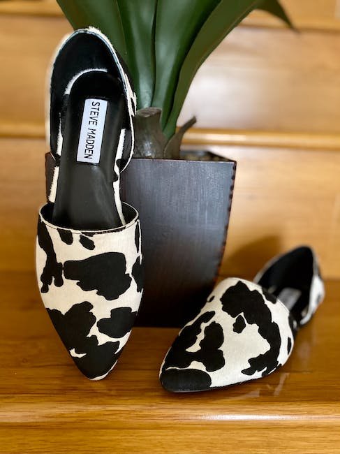 Steve Bannon Blasts McCarthy